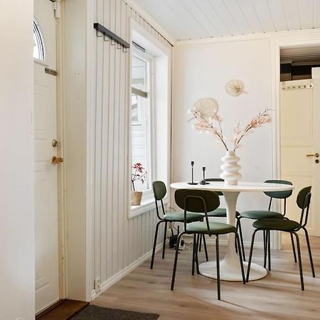 Central Apartment With Balcony, Self-Check In & Private Entrance Μπέργκεν Εξωτερικό φωτογραφία