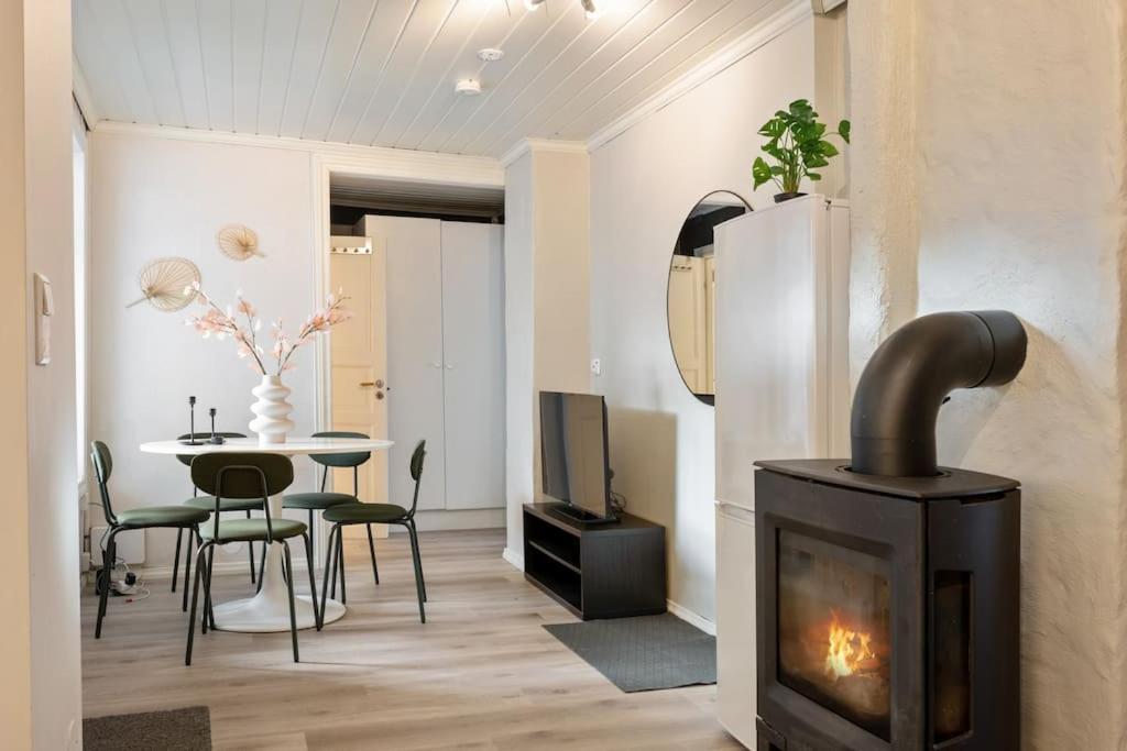 Central Apartment With Balcony, Self-Check In & Private Entrance Μπέργκεν Εξωτερικό φωτογραφία
