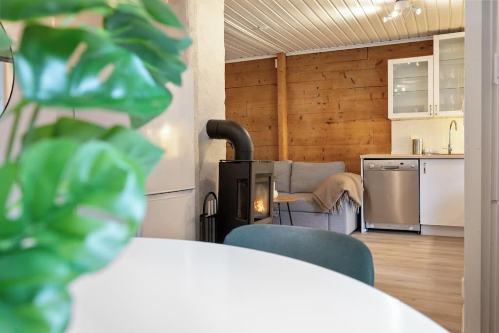 Central Apartment With Balcony, Self-Check In & Private Entrance Μπέργκεν Εξωτερικό φωτογραφία