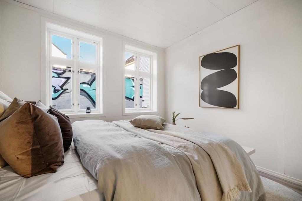 Central Apartment With Balcony, Self-Check In & Private Entrance Μπέργκεν Εξωτερικό φωτογραφία
