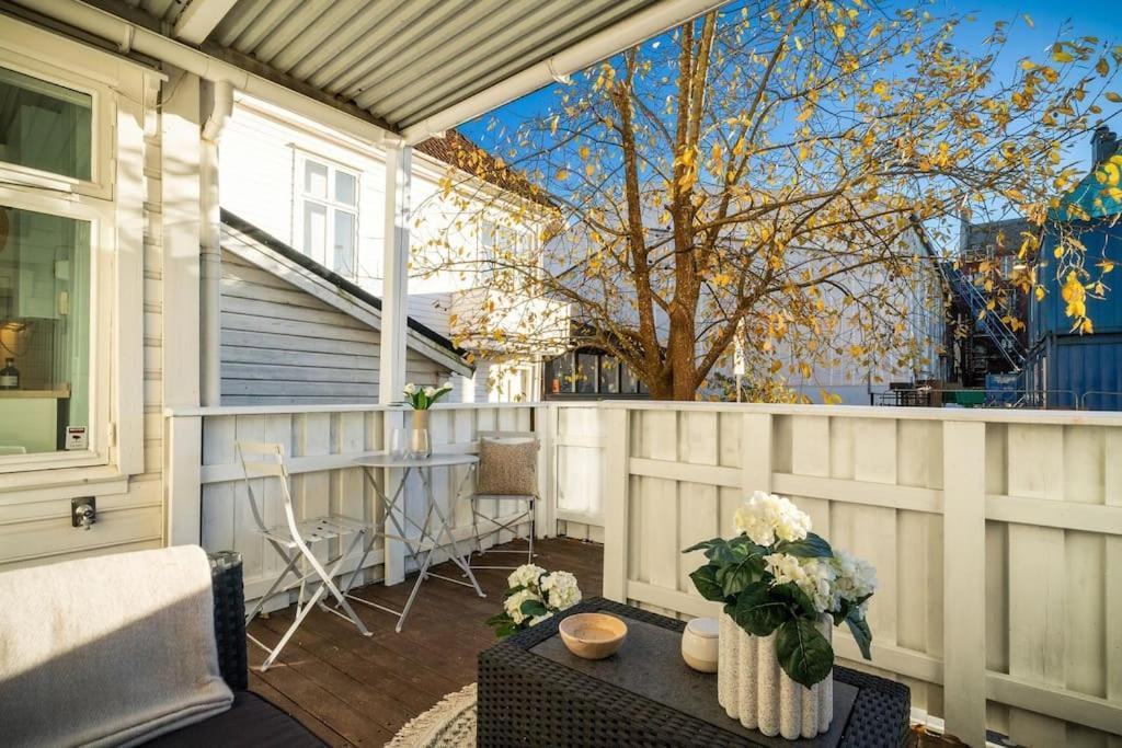 Central Apartment With Balcony, Self-Check In & Private Entrance Μπέργκεν Εξωτερικό φωτογραφία