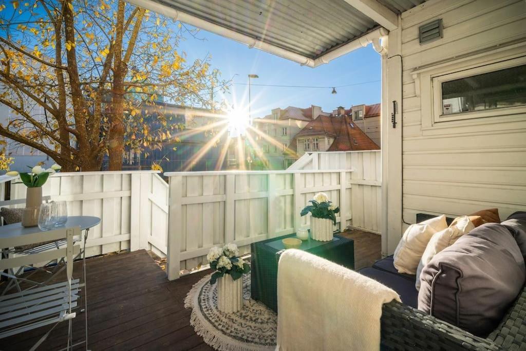 Central Apartment With Balcony, Self-Check In & Private Entrance Μπέργκεν Εξωτερικό φωτογραφία