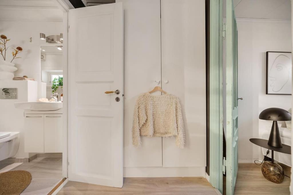 Central Apartment With Balcony, Self-Check In & Private Entrance Μπέργκεν Εξωτερικό φωτογραφία
