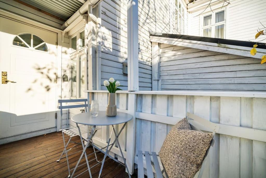 Central Apartment With Balcony, Self-Check In & Private Entrance Μπέργκεν Εξωτερικό φωτογραφία