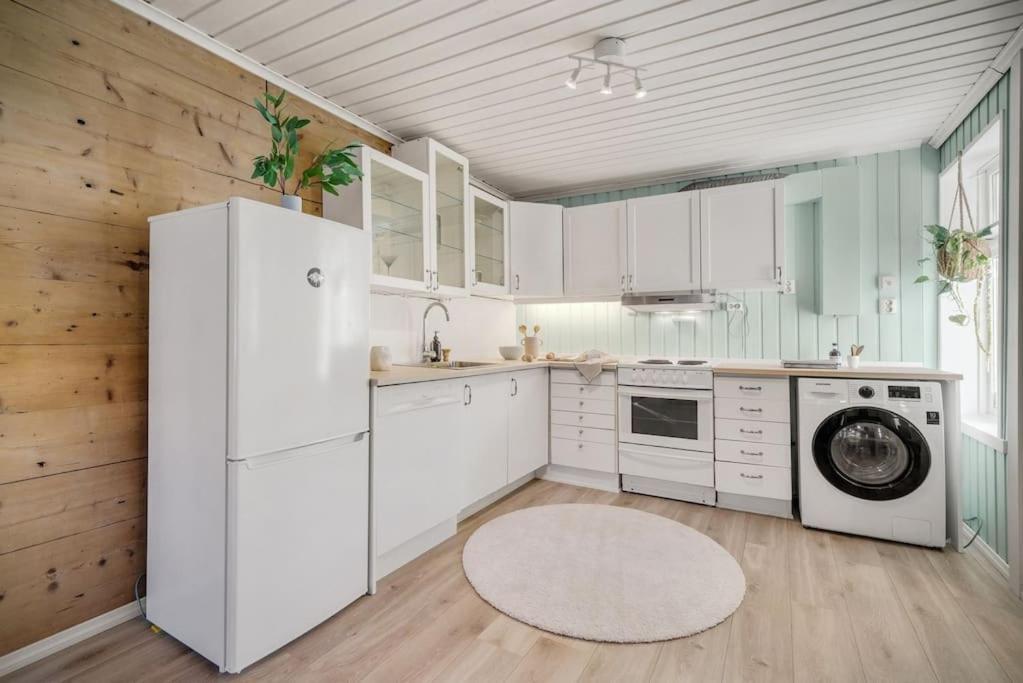 Central Apartment With Balcony, Self-Check In & Private Entrance Μπέργκεν Εξωτερικό φωτογραφία