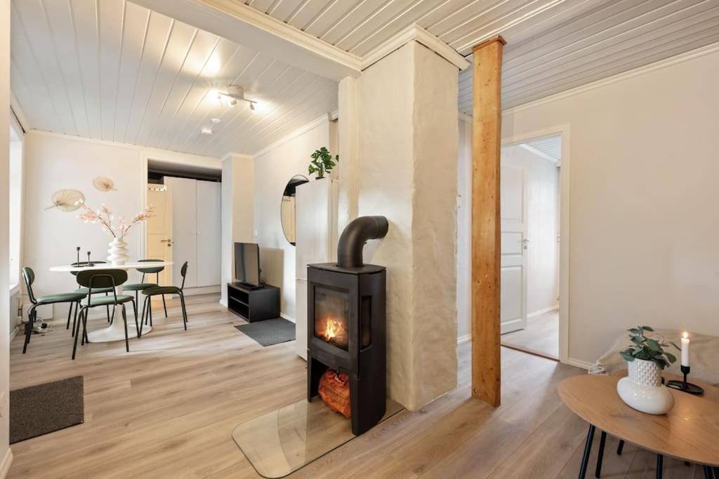 Central Apartment With Balcony, Self-Check In & Private Entrance Μπέργκεν Εξωτερικό φωτογραφία